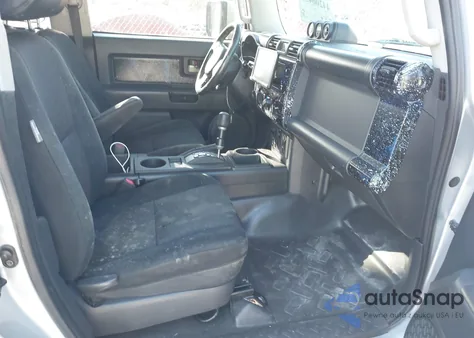 2007 Toyota Fj Cruiser z USA, uszkodzony, nr VIN JTEZU11F770018540